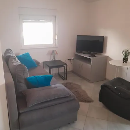 Caliente A Apartamento Vir