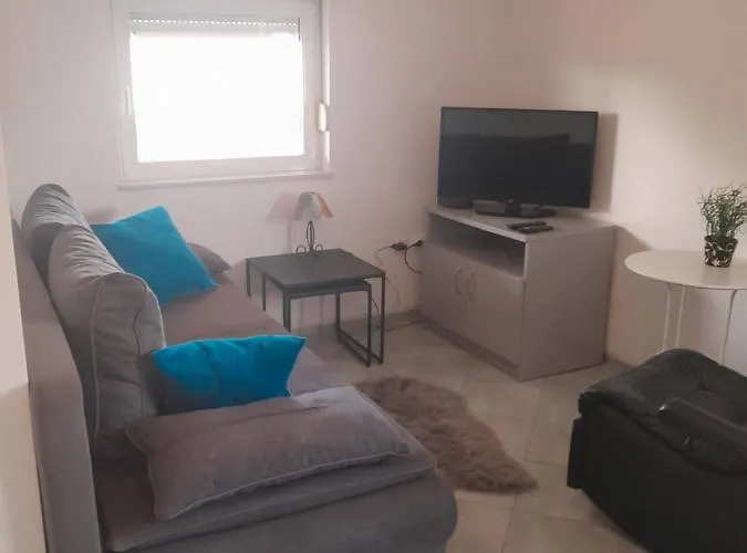 Caliente A Apartament Vir